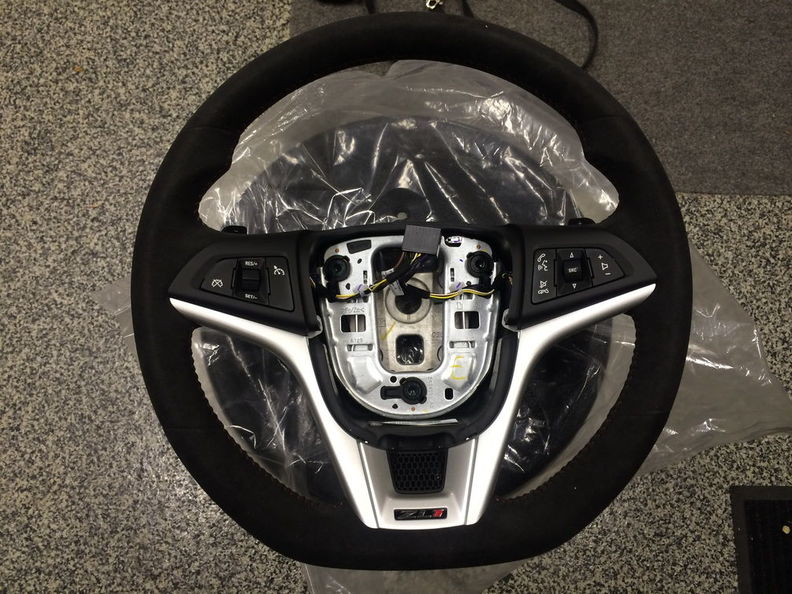 2014 05-23 ZL1 Steering Wheel.JPG